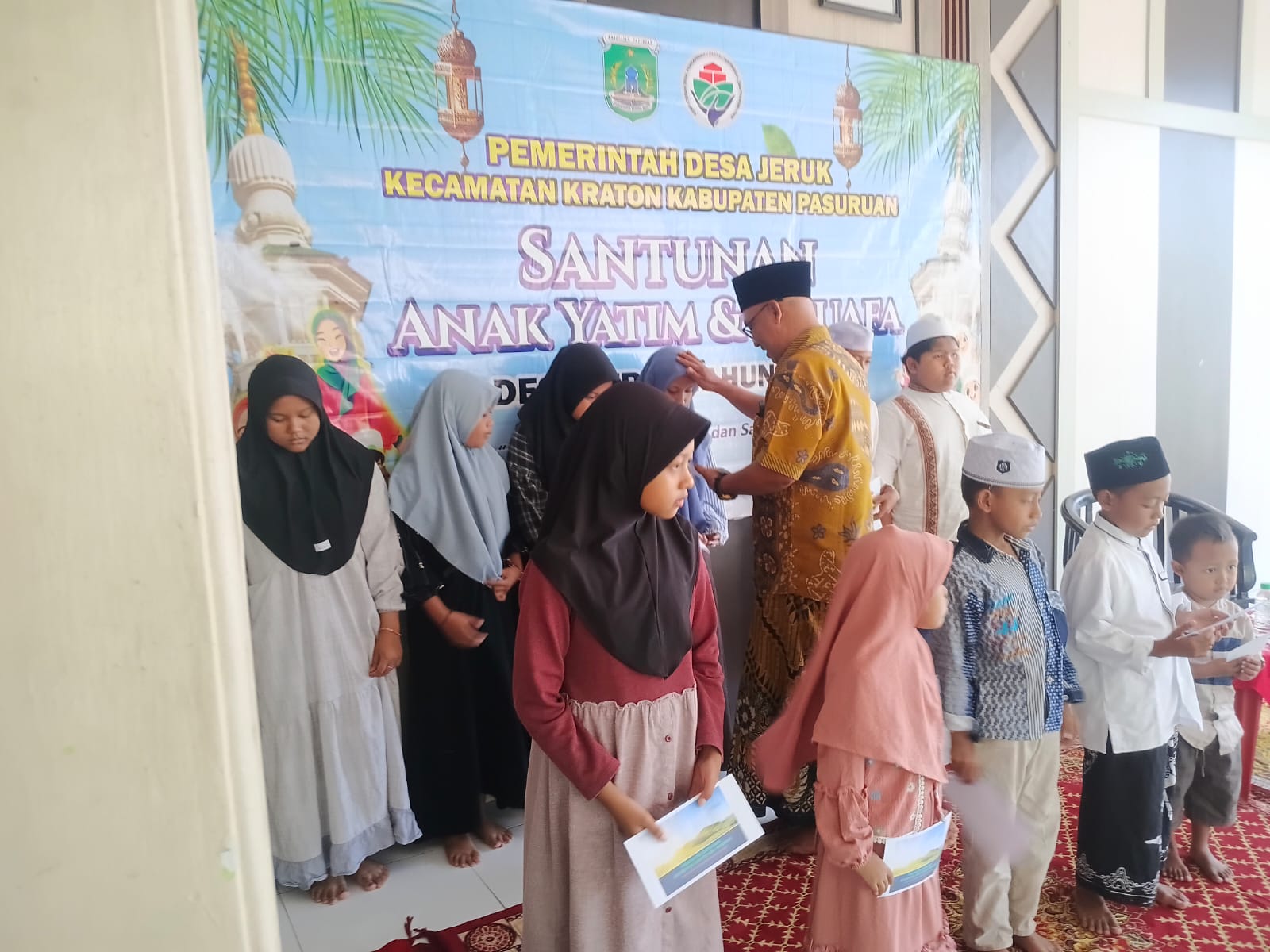 Santunan Anak Yatim Warnai Kebersamaan Warga Desa Jeruk