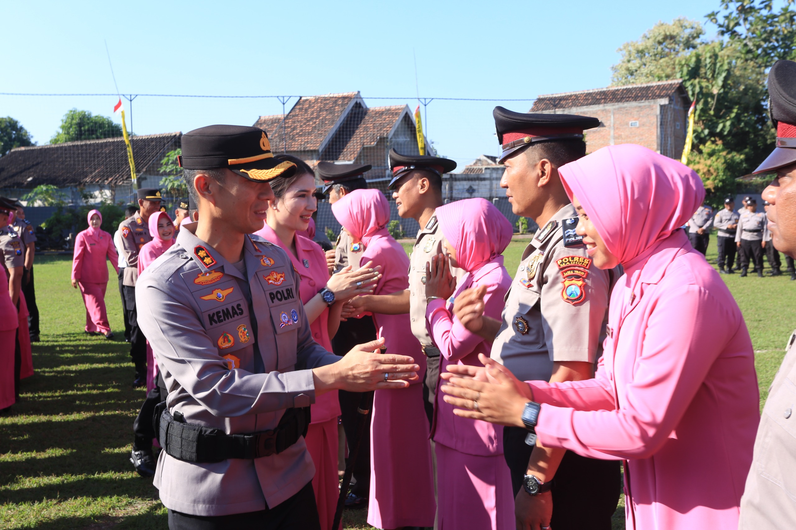 Polres Madiun Gelar Upacara Kenaikan Pangkat, 77 Personel Resmi Naik Pangkat